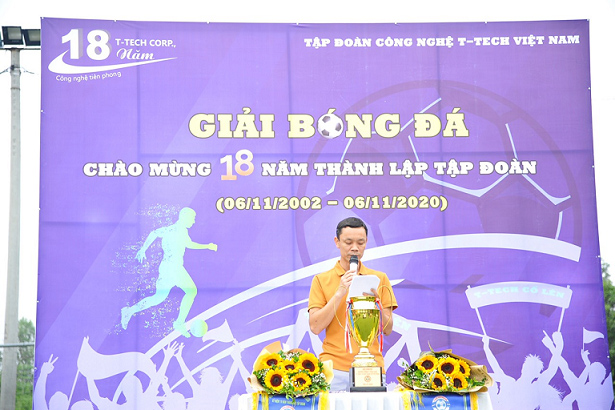 Chủ tịch Công đoàn, Nguyễn Quang Hưng, đọc diễn văn khai mạc giải đấu