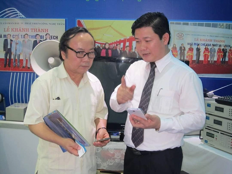 TS Nguyễn Đình Trọng trả lời phỏng vấn nhà báo