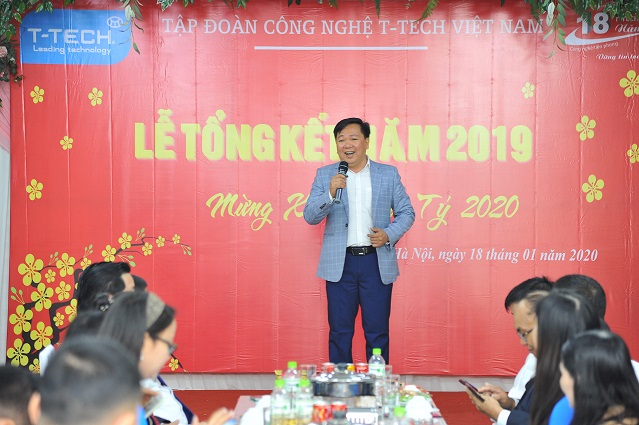 Cán bộ kinh doanh Nguyễn Việt Tấn, trình bày Ca khúc: Đường chúng ta đi