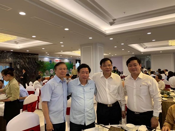 TS. Nguyễn Đình Trọng cùng những khách mời tại hội nghị