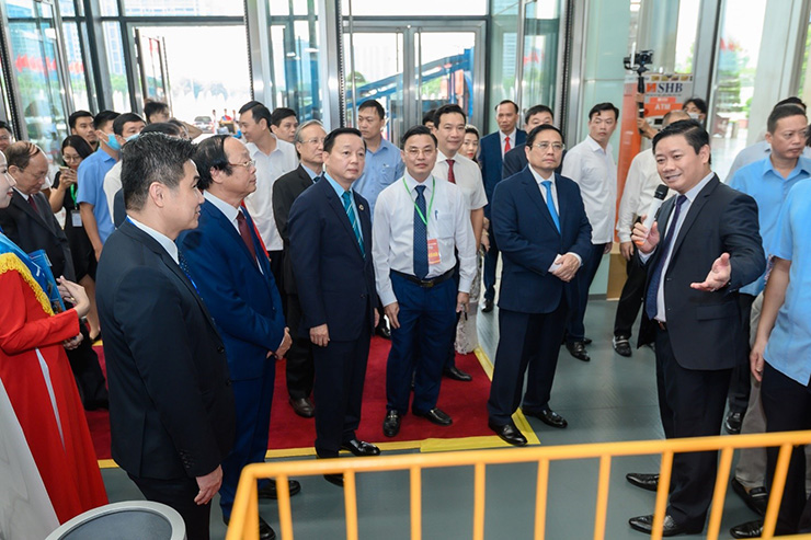 TS.Nguyễn Đình Trọng – Chủ tịch tập đoàn T-Tech chia sẻ với Thủ tướng Chính phủ về công nghệ đốt rác phát điện “made in VietNam”